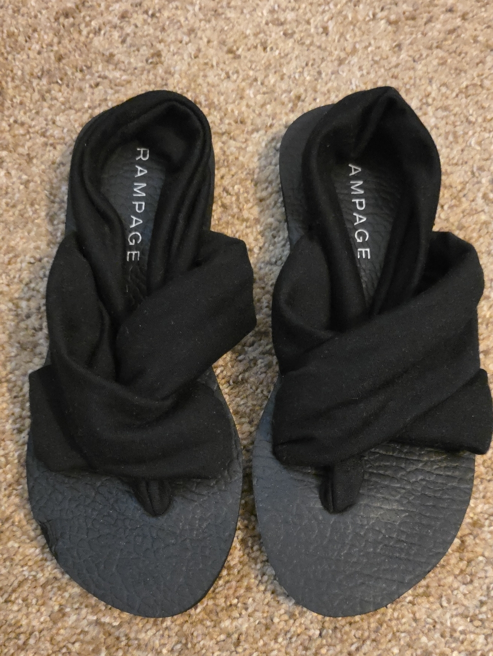 Rampage Black Knotted Thong Sandals